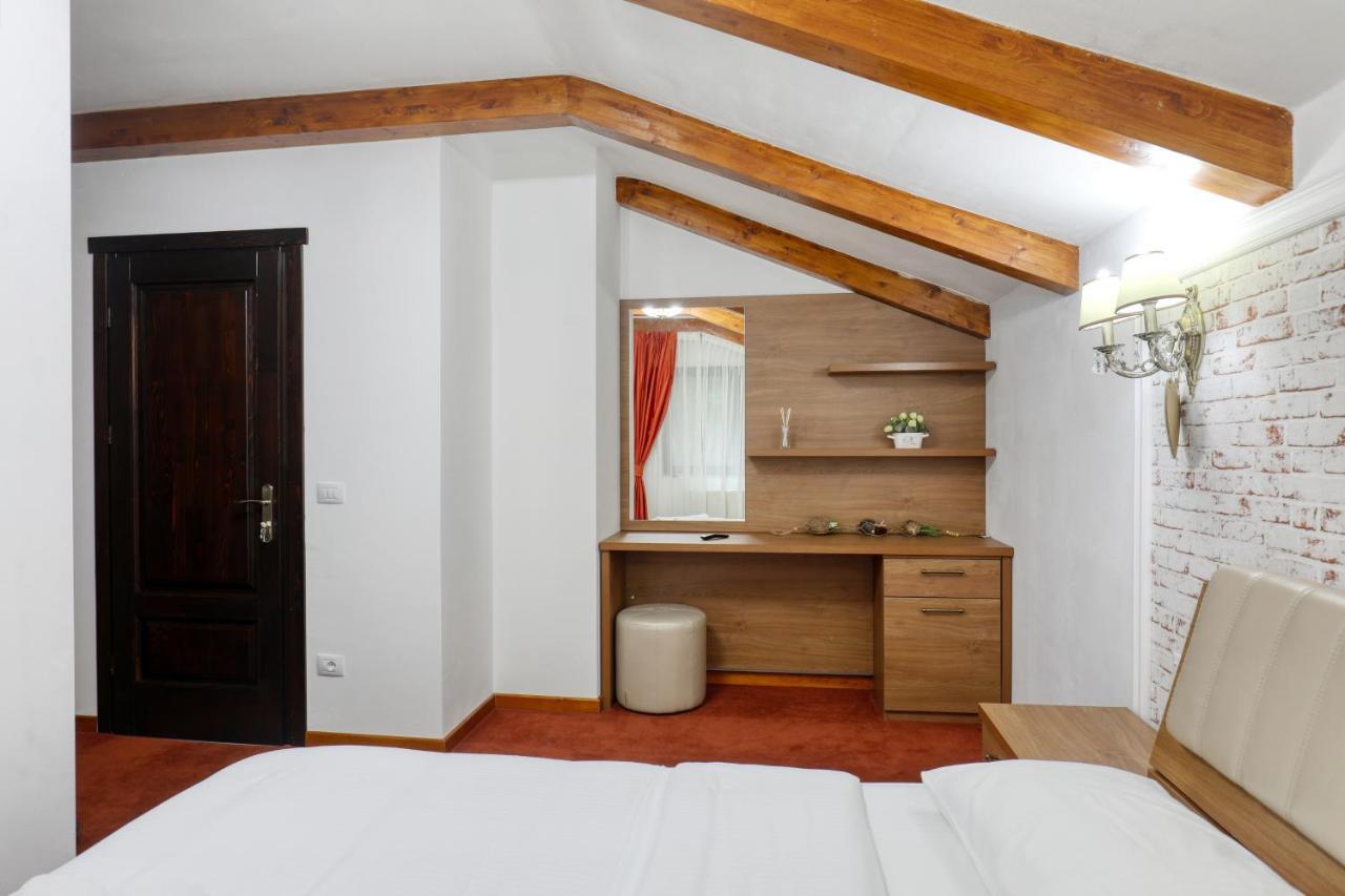 Hotel Ivascu モイセイ エクステリア 写真